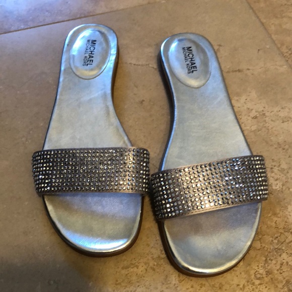 🆕 Michael Kors Slip ons - Picture 1 of 3
